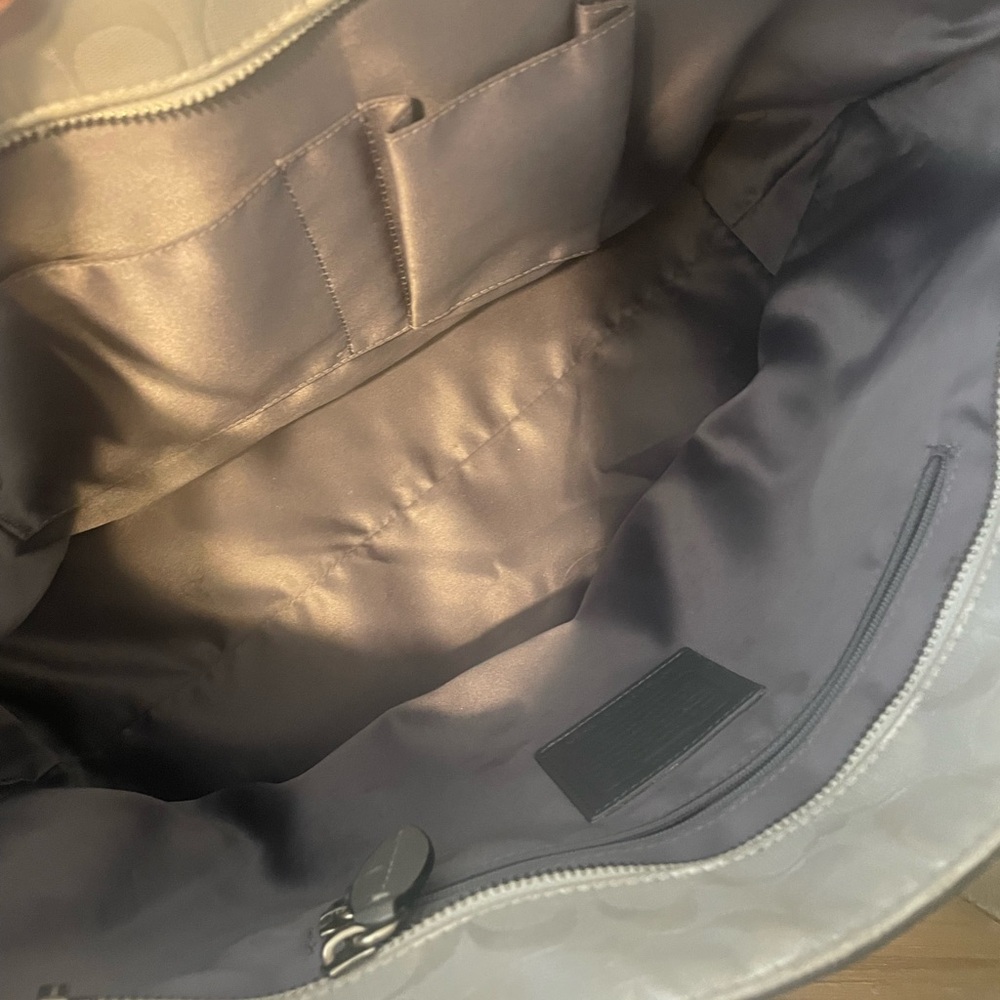 GUC Coach Shoulder Bag - Picture 7 of 14